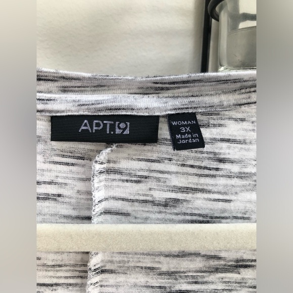 Black/White Patterned Scoop Neck Blouse, Airy, Loose Fitting & Comfortable - Picture 2 of 5